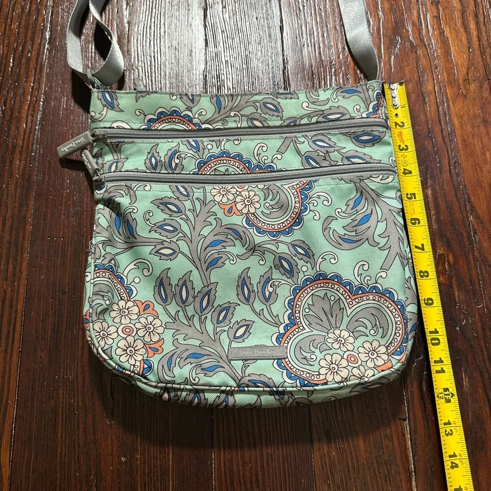 Vera Bradley Lighten Up Trio Zip Hipster‎ Fan Flowers Crossbody Purse Bag